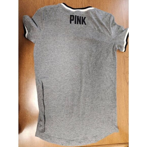 MLB PINK Chicago White Sox XS grey v neck, short sleeved top. Chicago is in blac - Picture 5 of 6